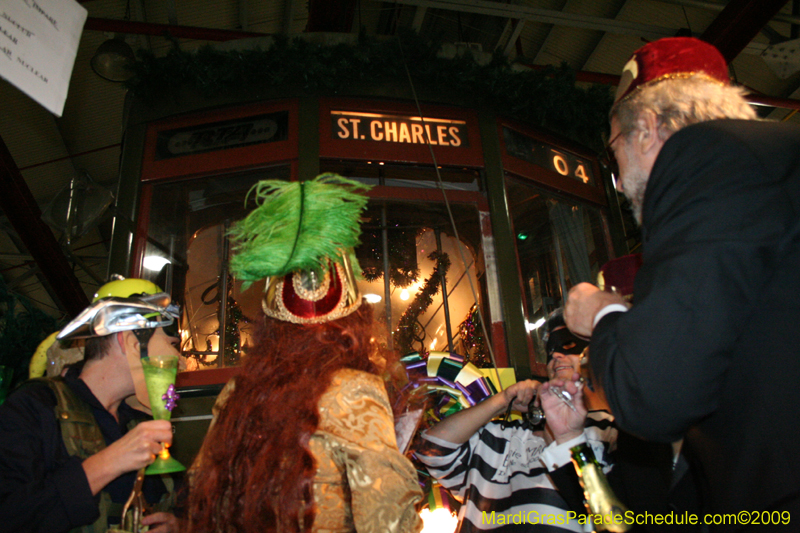 2009-Phunny-Phorty-Phellows-Twelfth-Night-Streetcar-Ride-New-Orleans-Mardi-Gras-0074