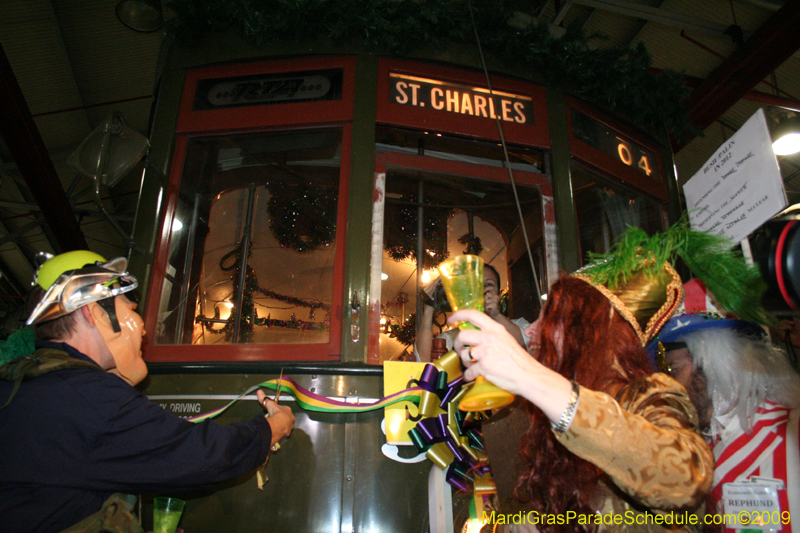 2009-Phunny-Phorty-Phellows-Twelfth-Night-Streetcar-Ride-New-Orleans-Mardi-Gras-0077