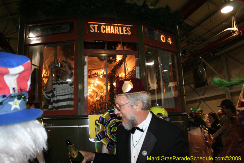 2009-Phunny-Phorty-Phellows-Twelfth-Night-Streetcar-Ride-New-Orleans-Mardi-Gras-0092