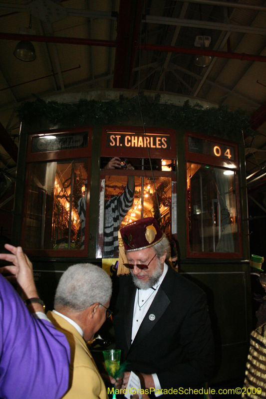 2009-Phunny-Phorty-Phellows-Twelfth-Night-Streetcar-Ride-New-Orleans-Mardi-Gras-0093