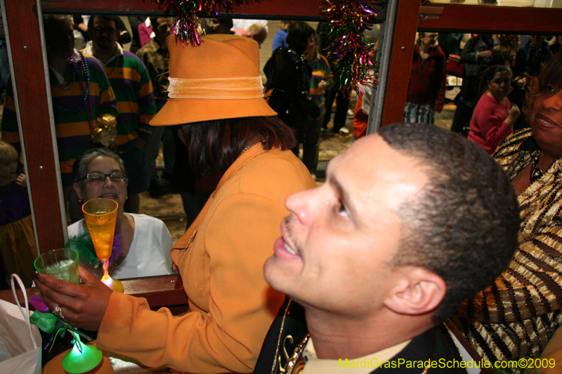 2009-Phunny-Phorty-Phellows-Twelfth-Night-Streetcar-Ride-New-Orleans-Mardi-Gras-0102