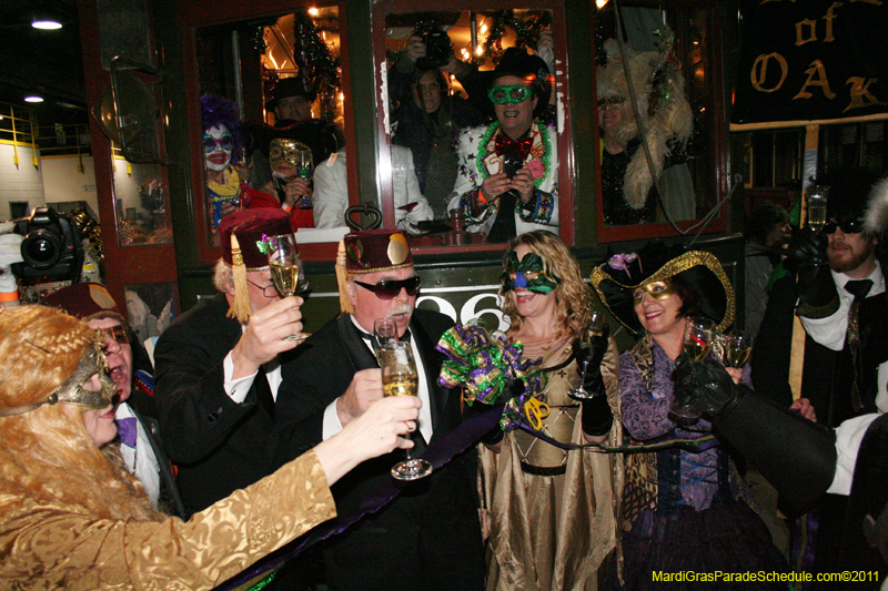 Phunny-Phorty-Phellows-Mardi-Gras-2011-New-Orleans-0058