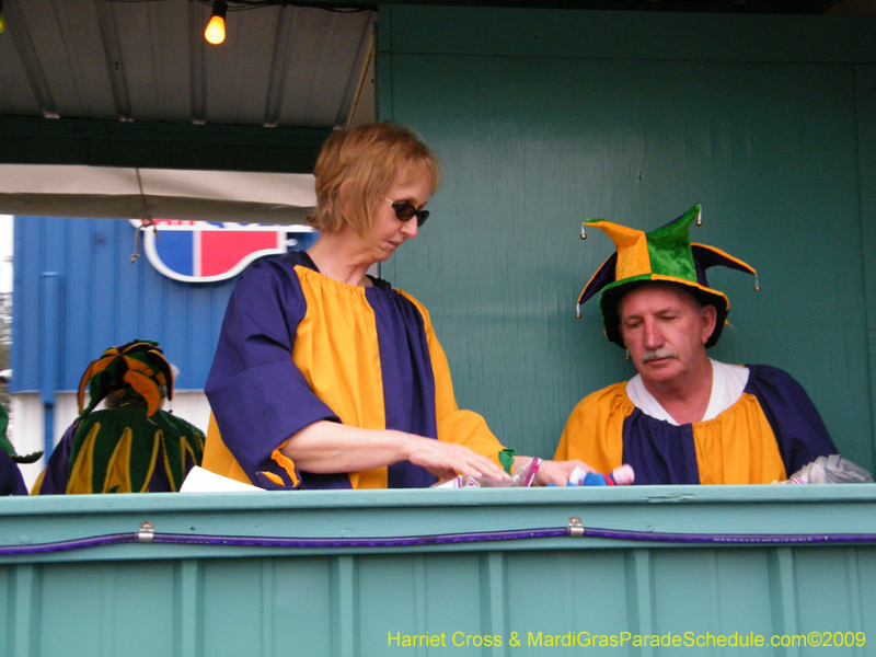 Krewe-of-Rhea-2009-Metairie-Mardi-Gras-Harriet-Cross-7779