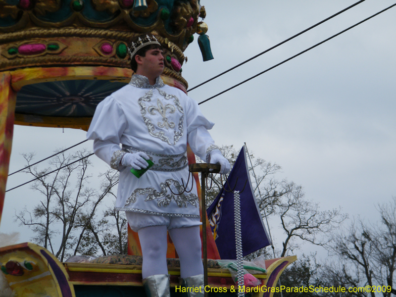 Krewe-of-Rhea-2009-Metairie-Mardi-Gras-Harriet-Cross-7800