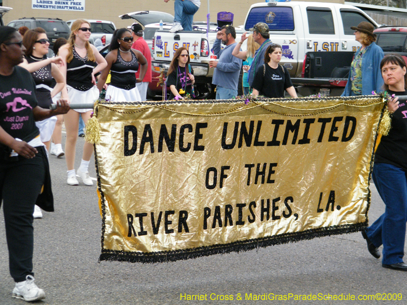 Krewe-of-Rhea-2009-Metairie-Mardi-Gras-Harriet-Cross-7802
