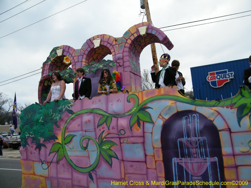 Krewe-of-Rhea-2009-Metairie-Mardi-Gras-Harriet-Cross-7806