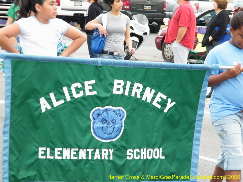 Krewe-of-Rhea-2009-Metairie-Mardi-Gras-Harriet-Cross-7808