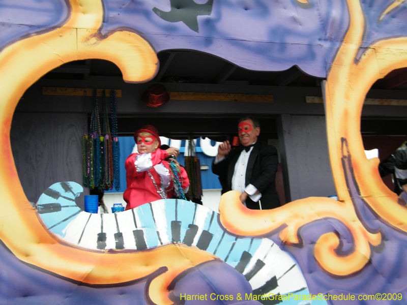 Krewe-of-Rhea-2009-Metairie-Mardi-Gras-Harriet-Cross-7844