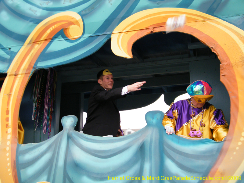 Krewe-of-Rhea-2009-Metairie-Mardi-Gras-Harriet-Cross-7871