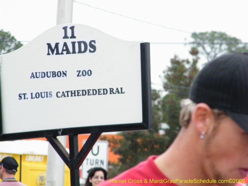 Krewe-of-Rhea-2009-Metairie-Mardi-Gras-Harriet-Cross-7875