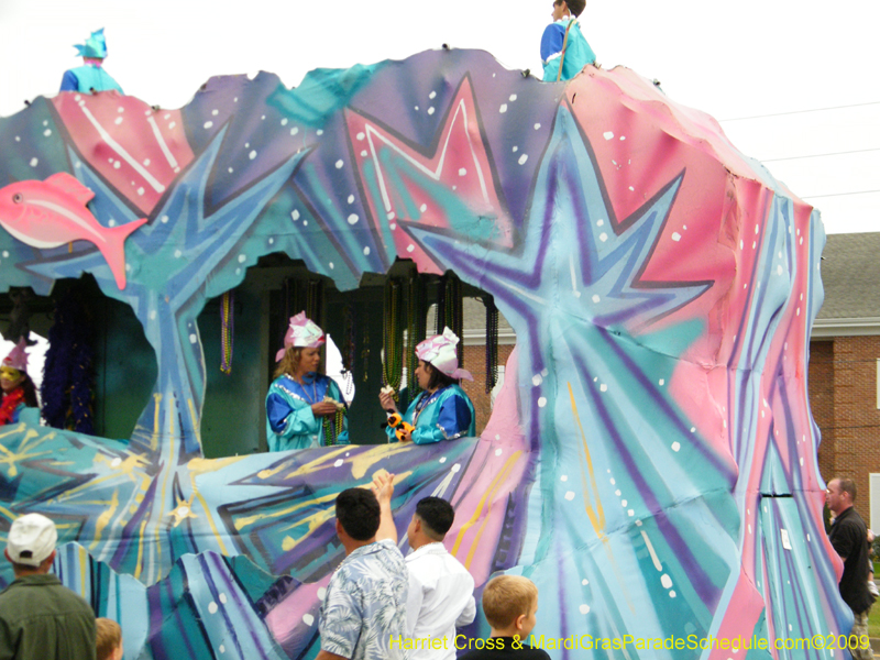 Krewe-of-Rhea-2009-Metairie-Mardi-Gras-Harriet-Cross-7886