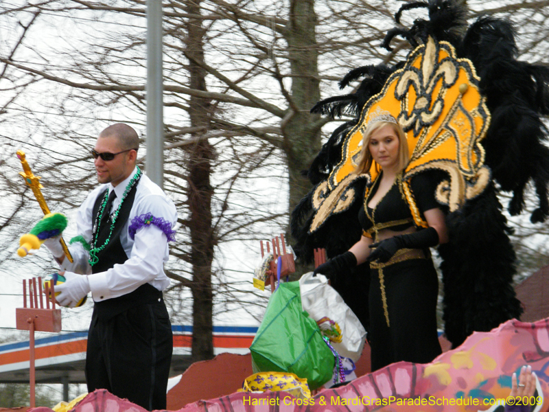 Krewe-of-Rhea-2009-Metairie-Mardi-Gras-Harriet-Cross-7917