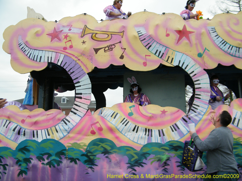 Krewe-of-Rhea-2009-Metairie-Mardi-Gras-Harriet-Cross-7954