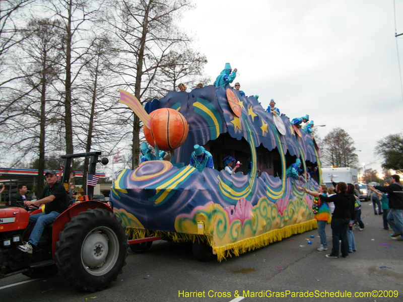 Krewe-of-Rhea-2009-Metairie-Mardi-Gras-Harriet-Cross-7971