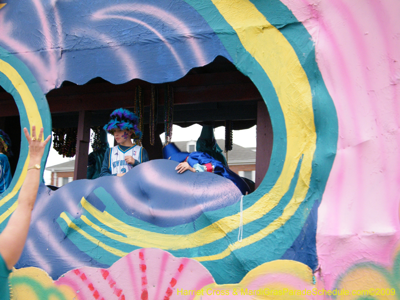 Krewe-of-Rhea-2009-Metairie-Mardi-Gras-Harriet-Cross-7974