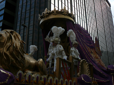 2008-Krewe-of-Thoth-New-Orleans-Mardi-Gras-Parade-300124
