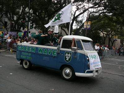 2008-Krewe-of-Thoth-New-Orleans-Mardi-Gras-Parade-300187