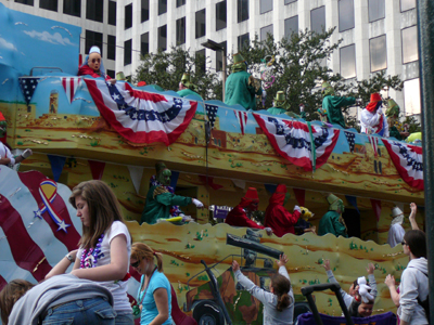 2008-Krewe-of-Thoth-New-Orleans-Mardi-Gras-Parade-300228