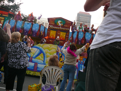 2008-Krewe-of-Thoth-New-Orleans-Mardi-Gras-Parade-300250