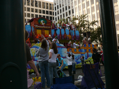 2008-Krewe-of-Thoth-New-Orleans-Mardi-Gras-Parade-300251