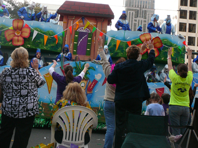 2008-Krewe-of-Thoth-New-Orleans-Mardi-Gras-Parade-300254