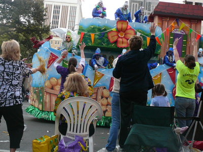 2008-Krewe-of-Thoth-New-Orleans-Mardi-Gras-Parade-300255