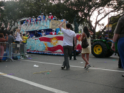 2008-Krewe-of-Thoth-New-Orleans-Mardi-Gras-Parade-300257