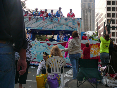 2008-Krewe-of-Thoth-New-Orleans-Mardi-Gras-Parade-300258
