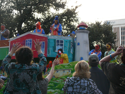 2008-Krewe-of-Thoth-New-Orleans-Mardi-Gras-Parade-300268