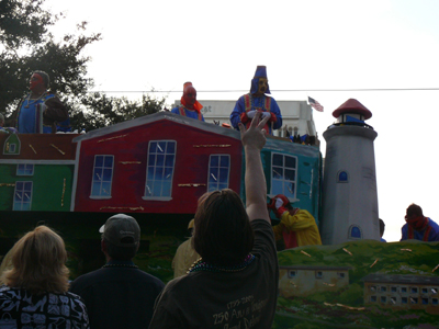 2008-Krewe-of-Thoth-New-Orleans-Mardi-Gras-Parade-300269