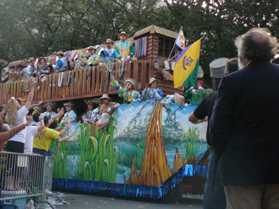 2008-Krewe-of-Thoth-New-Orleans-Mardi-Gras-Parade-300274
