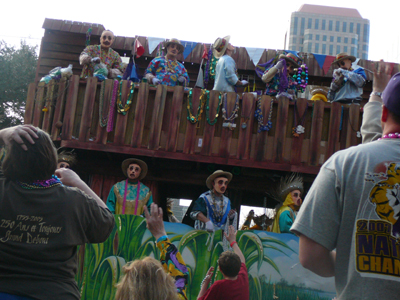 2008-Krewe-of-Thoth-New-Orleans-Mardi-Gras-Parade-300278