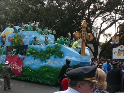 2008-Krewe-of-Thoth-New-Orleans-Mardi-Gras-Parade-300288