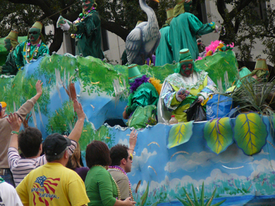 2008-Krewe-of-Thoth-New-Orleans-Mardi-Gras-Parade-300327