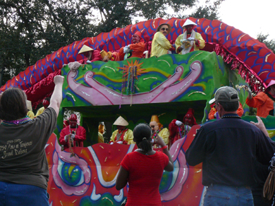 2008-Krewe-of-Thoth-New-Orleans-Mardi-Gras-Parade-300332