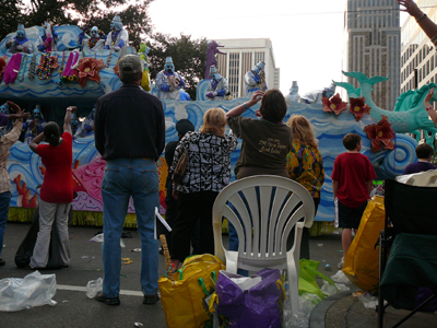 2008-Krewe-of-Thoth-New-Orleans-Mardi-Gras-Parade-300345