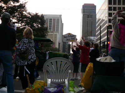2008-Krewe-of-Thoth-New-Orleans-Mardi-Gras-Parade-300349