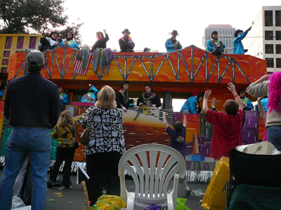 2008-Krewe-of-Thoth-New-Orleans-Mardi-Gras-Parade-300351