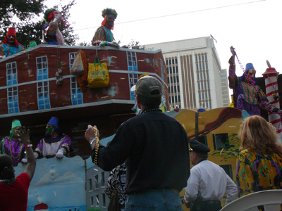 2008-Krewe-of-Thoth-New-Orleans-Mardi-Gras-Parade-300358