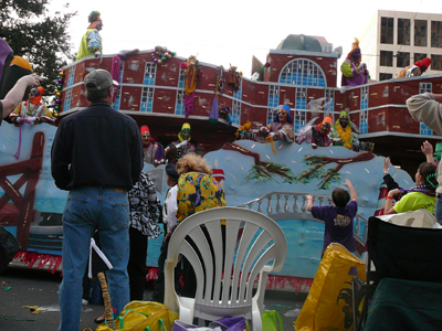 2008-Krewe-of-Thoth-New-Orleans-Mardi-Gras-Parade-300360