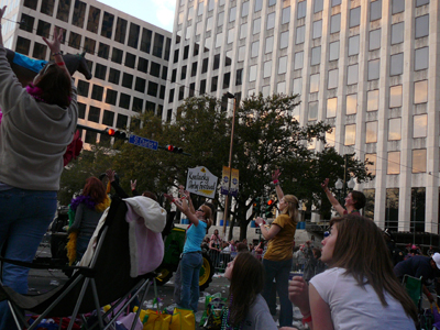 2008-Krewe-of-Thoth-New-Orleans-Mardi-Gras-Parade-300362