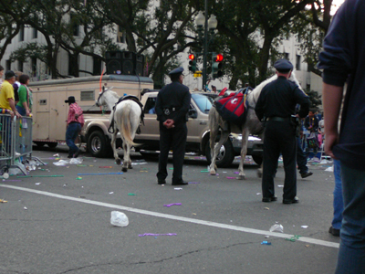 2008-Krewe-of-Thoth-New-Orleans-Mardi-Gras-Parade-300369