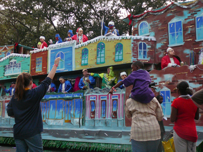 2008-Krewe-of-Thoth-New-Orleans-Mardi-Gras-Parade-300373