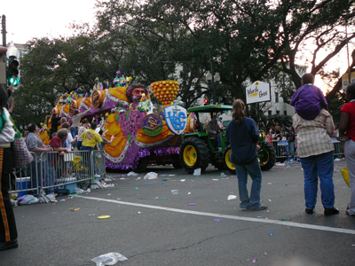 2008-Krewe-of-Thoth-New-Orleans-Mardi-Gras-Parade-300377