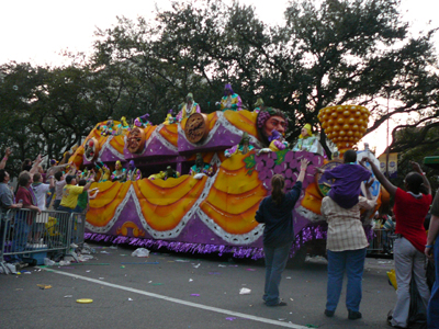 2008-Krewe-of-Thoth-New-Orleans-Mardi-Gras-Parade-300378
