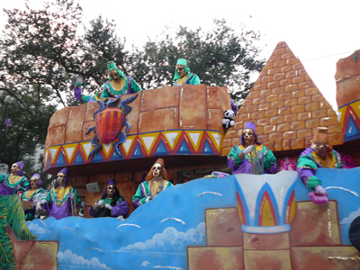 2008-Krewe-of-Thoth-New-Orleans-Mardi-Gras-Parade-300388