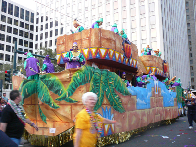2008-Krewe-of-Thoth-New-Orleans-Mardi-Gras-Parade-300391