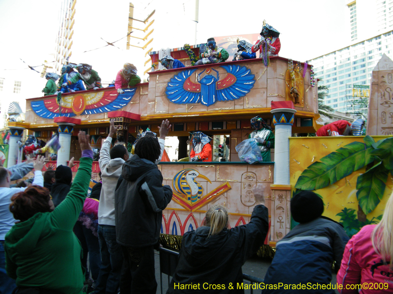 Krewe-of-Thoth-presents-Thoths-Aquatic-Adventures-2009-Mardi-Gras-New-Orleans-9361