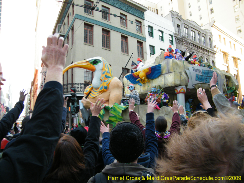 Krewe-of-Thoth-presents-Thoths-Aquatic-Adventures-2009-Mardi-Gras-New-Orleans-9387