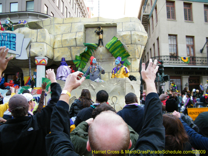 Krewe-of-Thoth-presents-Thoths-Aquatic-Adventures-2009-Mardi-Gras-New-Orleans-9389